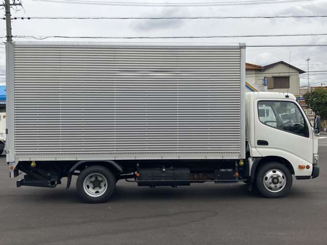 Hino Dutro 10