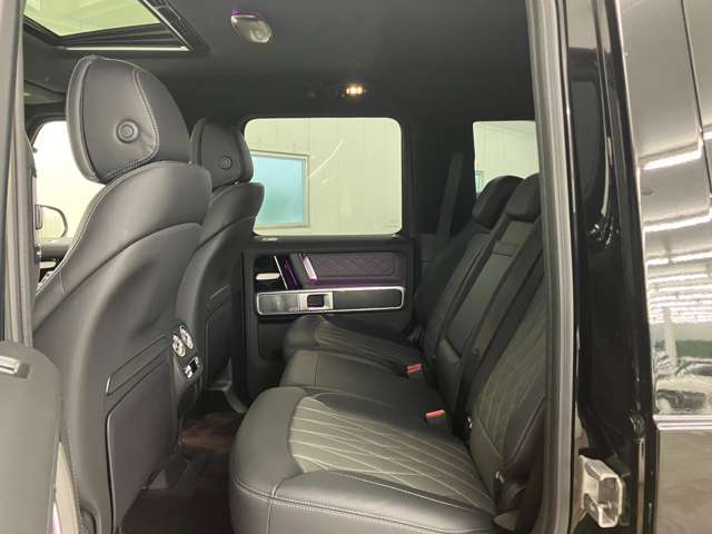 Mercedes-Benz G-Class 9