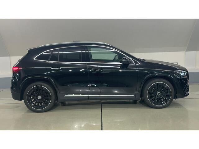 Mercedes-Benz GLA-Class 4