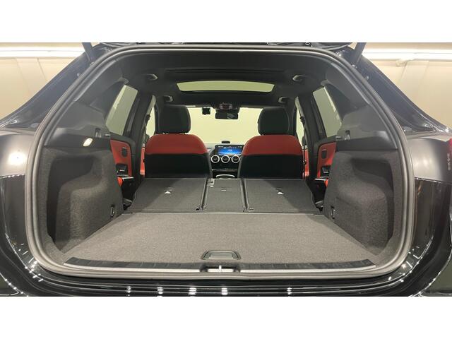 Mercedes-Benz GLA-Class 10