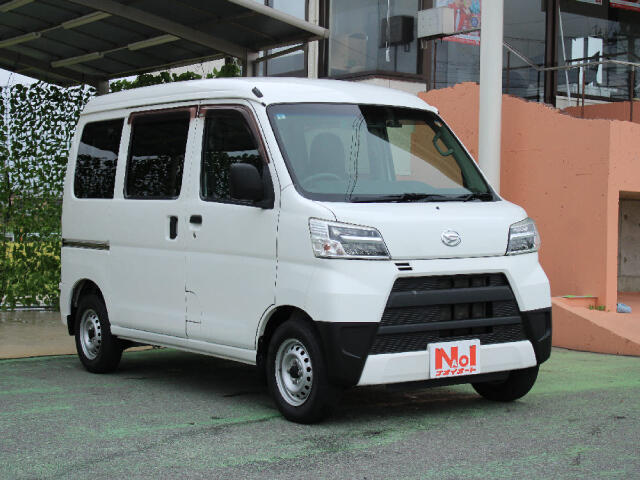 Daihatsu Hijet Cargo 6