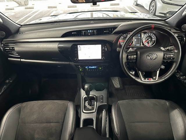Toyota Hilux 2