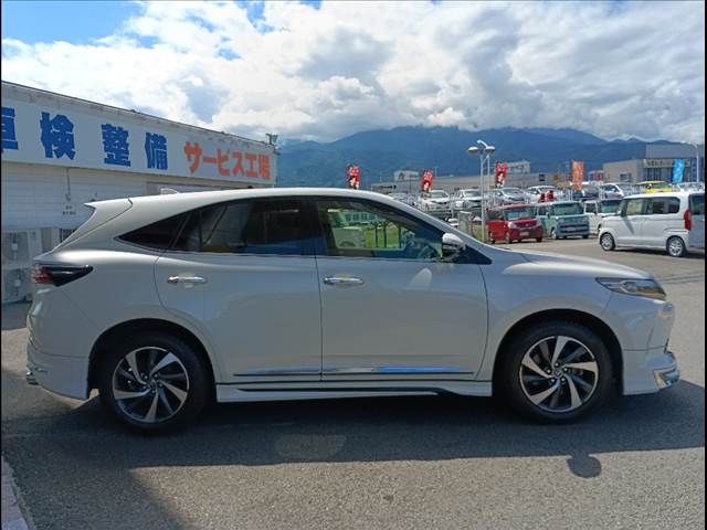 Toyota Harrier 5