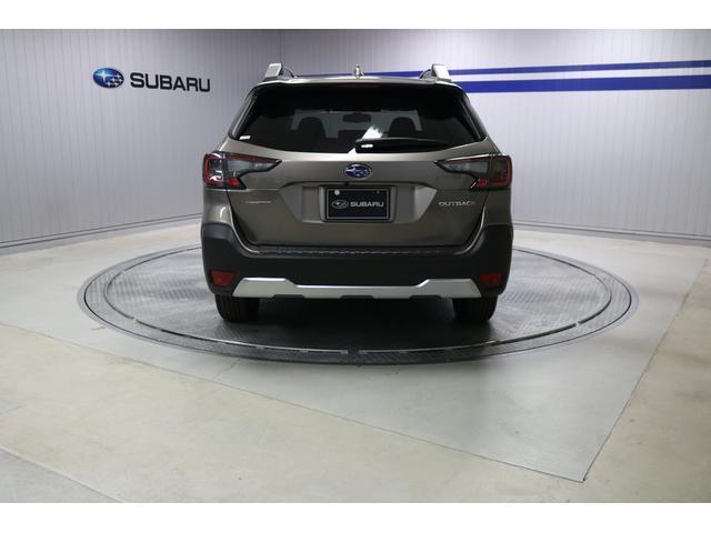 Subaru Legacy Outback 6