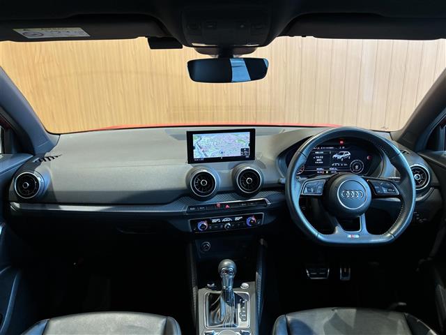 Audi Q2 5