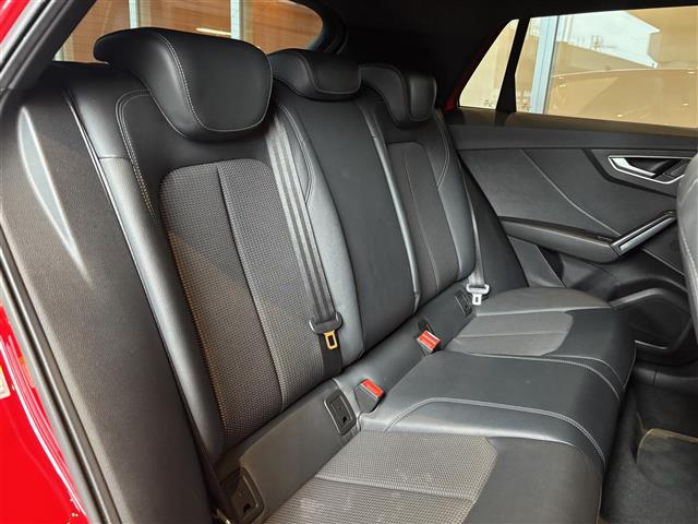 Audi Q2 10