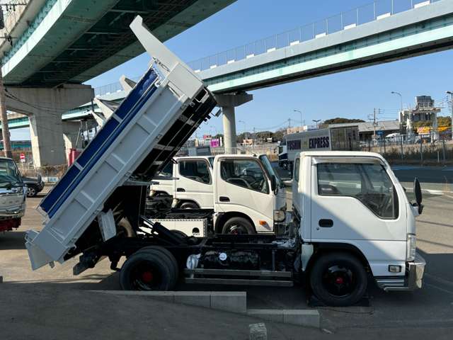 Isuzu Elf 4