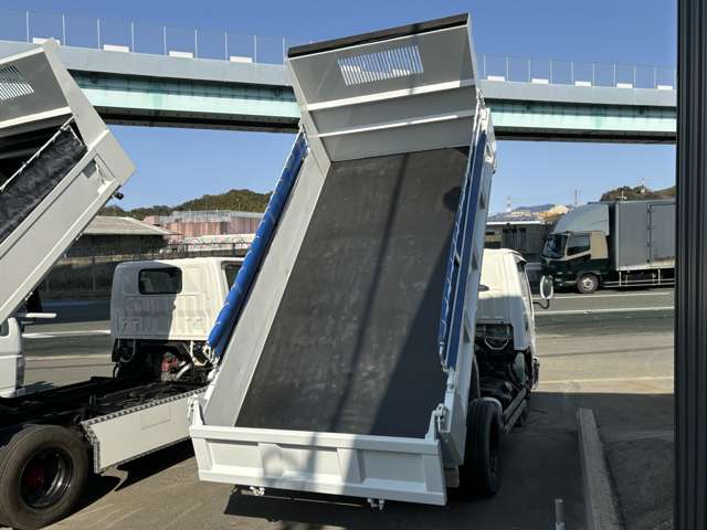 Isuzu Elf 7