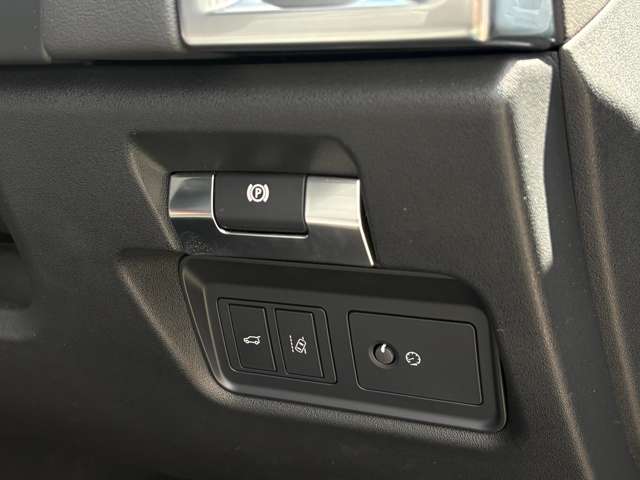 Jaguar E-Pace 7