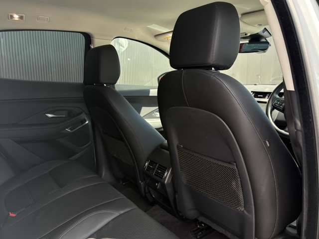Jaguar E-Pace 10