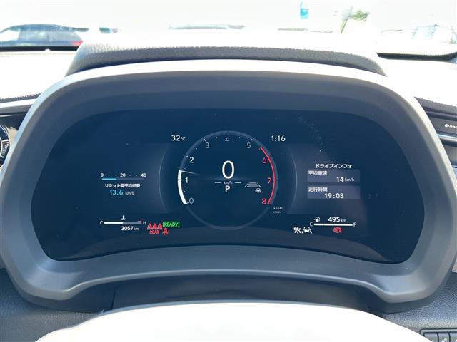 Lexus LBX 11