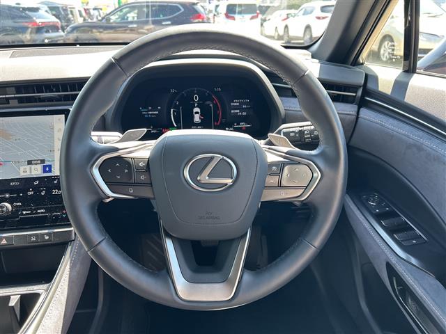 Lexus LBX 8