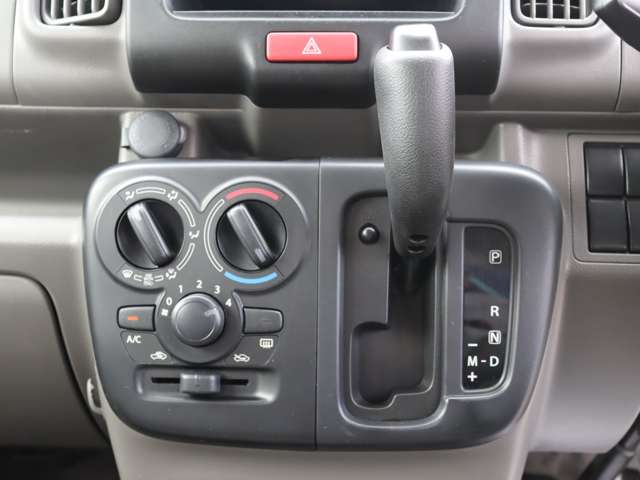 Nissan NV100 Clipper 10