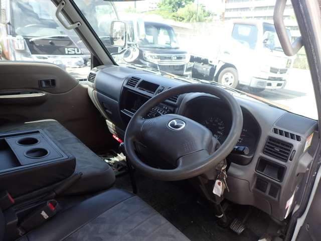 Mazda Bongo Truck 8