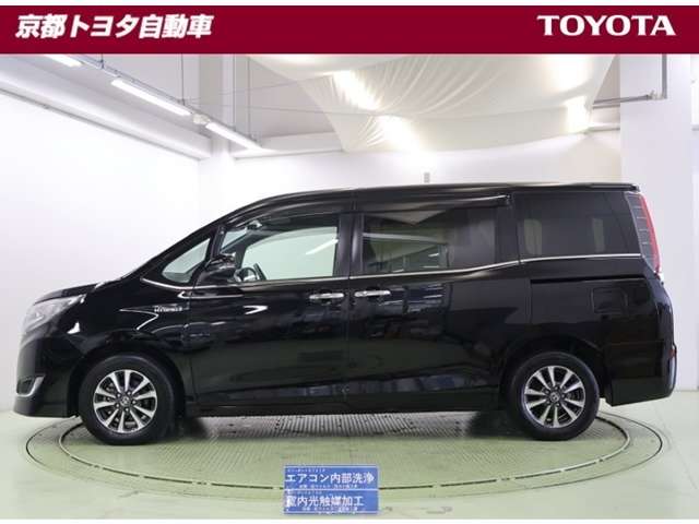 Toyota Esquire 2