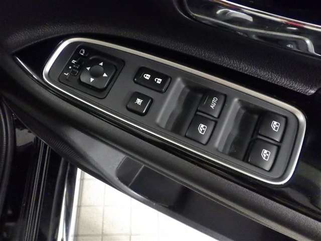 Mitsubishi Outlander PHEV 12