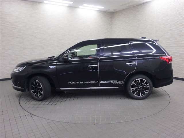 Mitsubishi Outlander PHEV 4