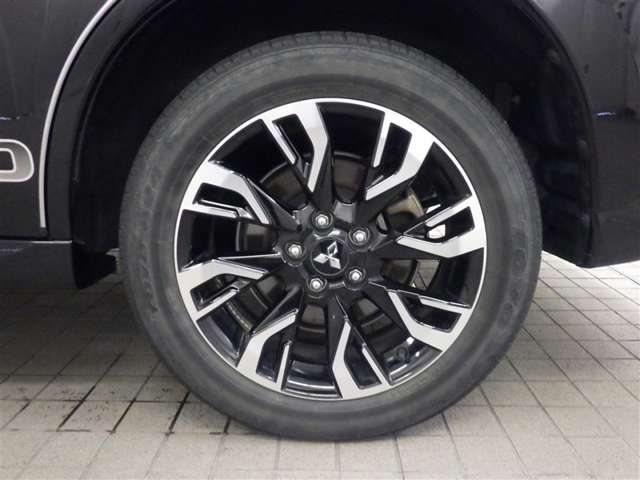 Mitsubishi Outlander PHEV 7