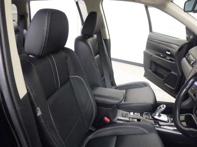 Mitsubishi Outlander PHEV 10