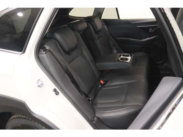 Subaru Legacy Outback 11