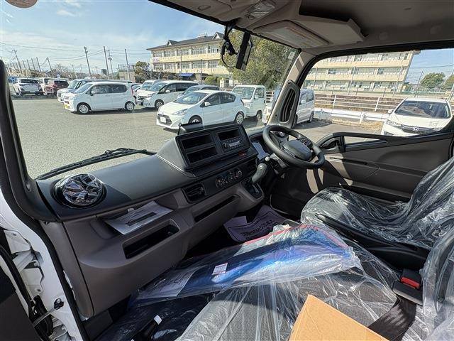 Mitsubishi Fuso Canter 4
