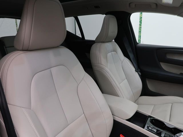 Volvo XC40 11