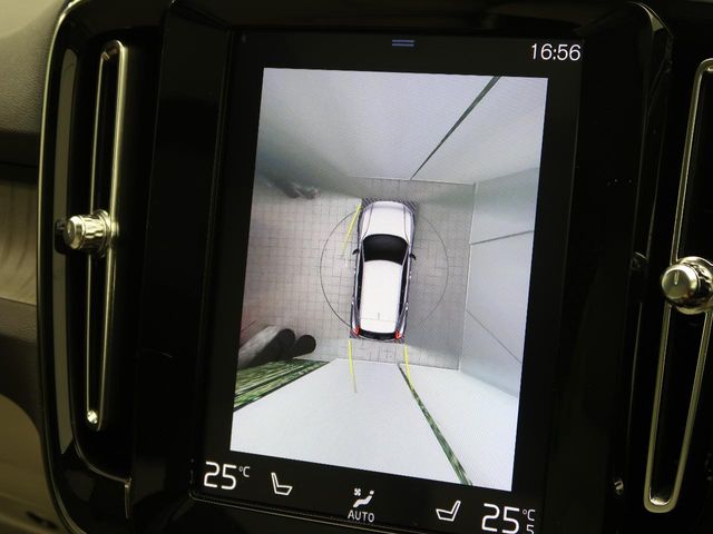 Volvo XC40 9