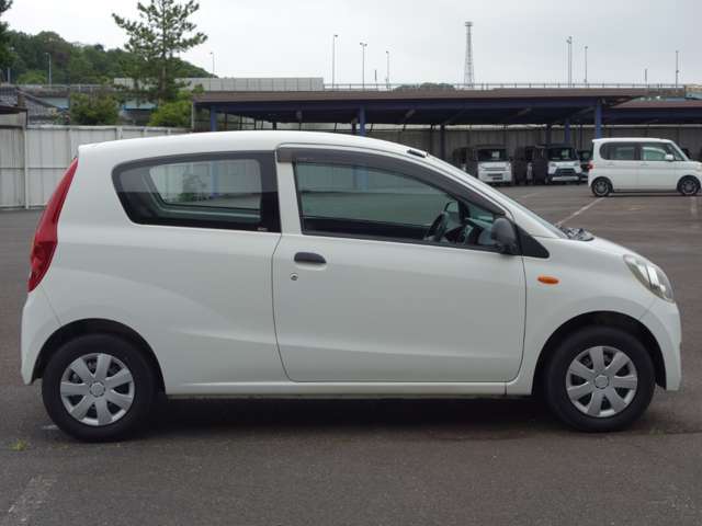 Daihatsu Mira 4