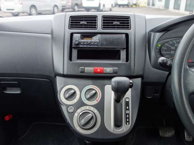 Daihatsu Mira 10