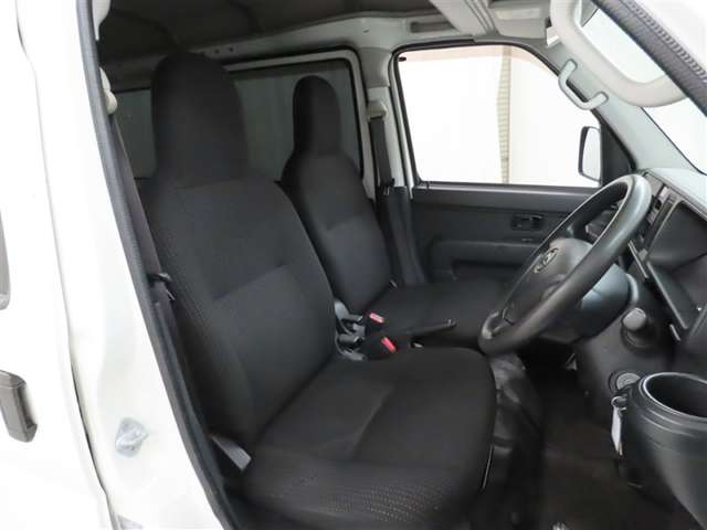 Daihatsu Hijet Cargo 10