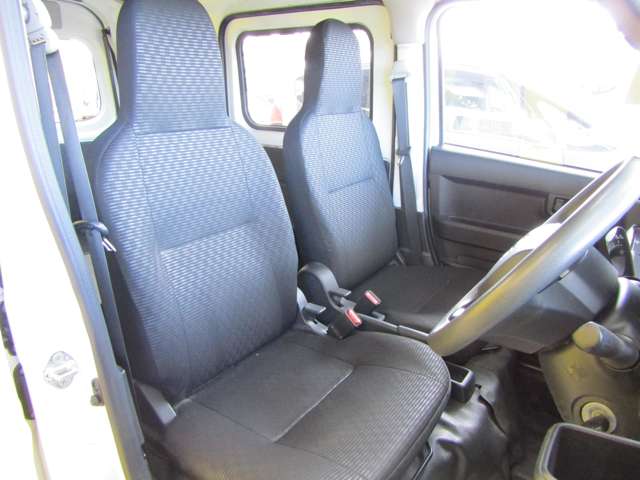 Daihatsu Hijet Cargo 6