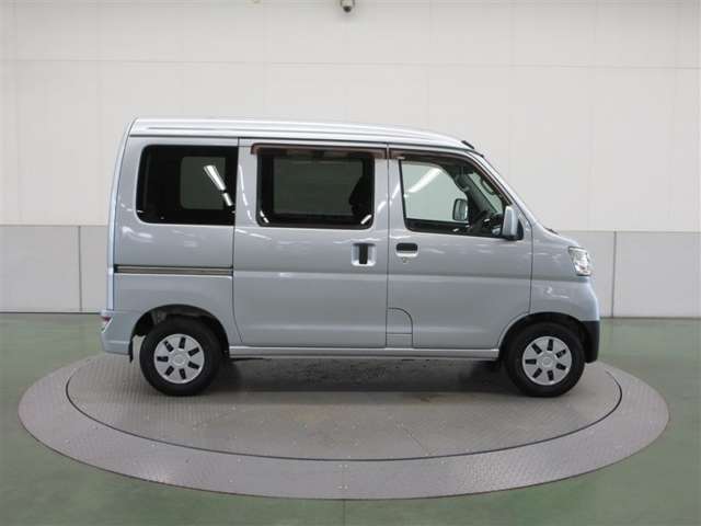 Daihatsu Hijet Cargo 7