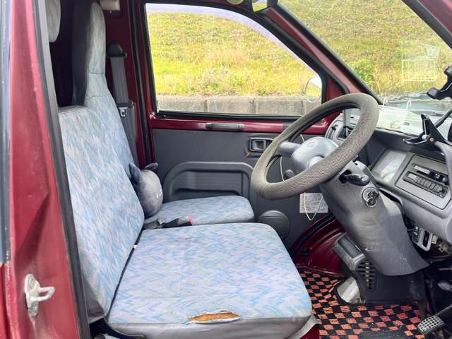 Daihatsu Midget II 10