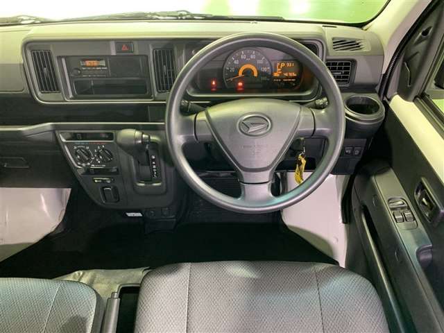 Daihatsu Hijet Cargo 4