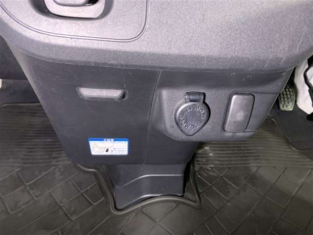 Daihatsu Hijet Cargo 8