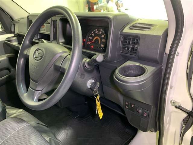Daihatsu Hijet Cargo 10