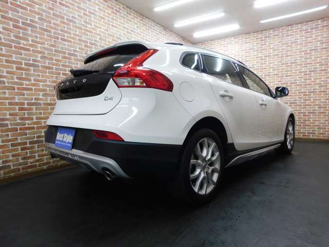 Volvo V40 Cross Country 4