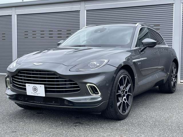 Aston Martin DBX 2