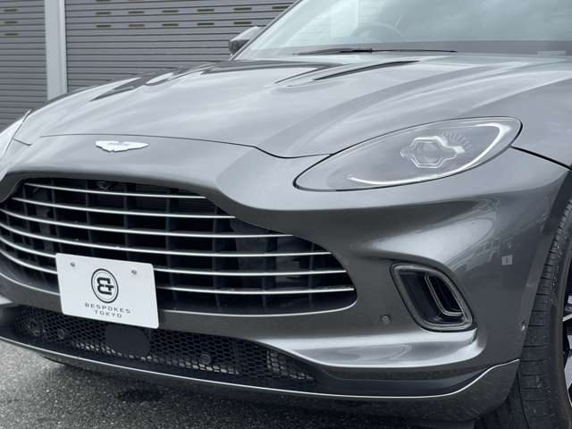 Aston Martin DBX 3