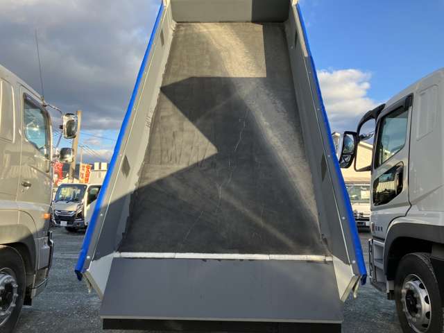 Mitsubishi Fuso Super Great 7