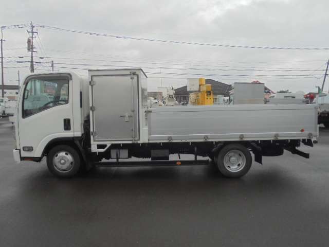 Isuzu Elf 2