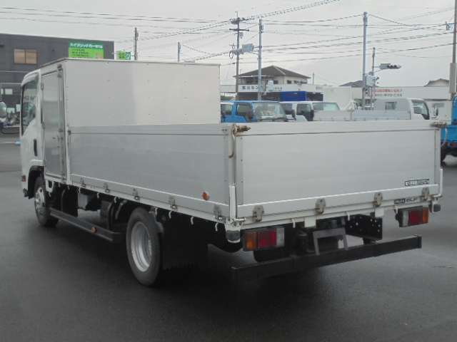 Isuzu Elf 7