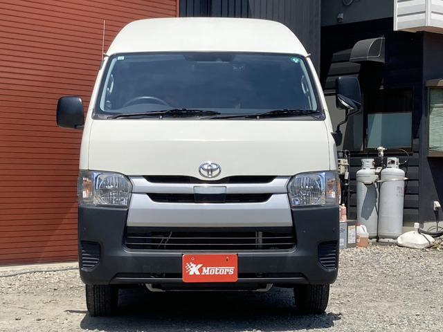 Toyota Hiace Van 4