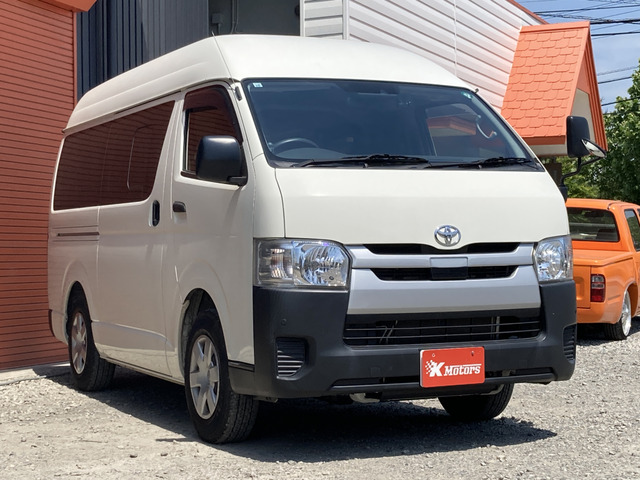 Toyota Hiace Van 5