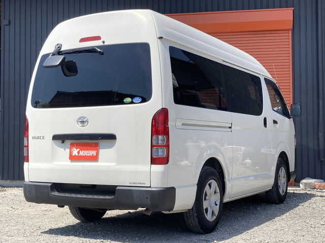 Toyota Hiace Van 8