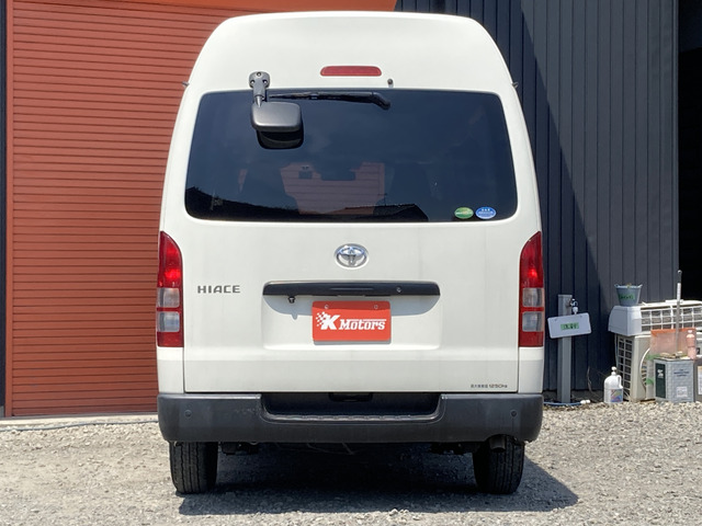 Toyota Hiace Van 9