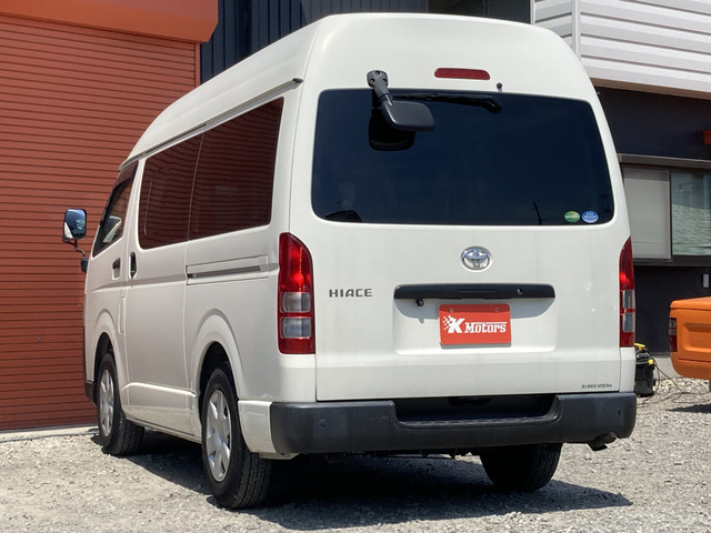 Toyota Hiace Van 10
