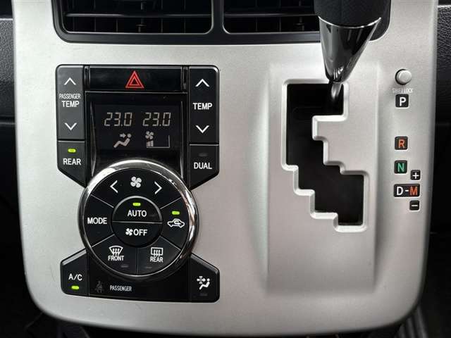Toyota Noah 10