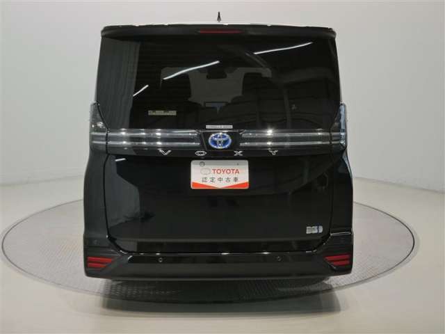 Toyota Voxy 6