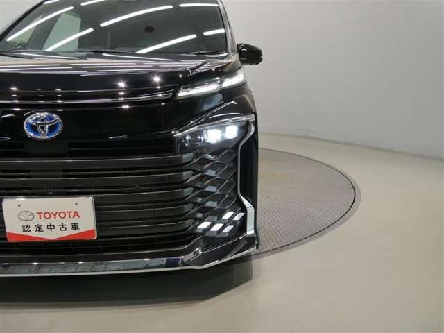 Toyota Voxy 10